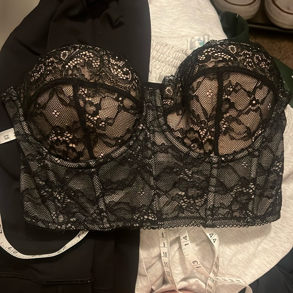 Adika size small top runs big however would fit as a m